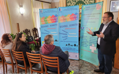 REUNIÓN DE ATFAN CON LAS FAMILIAS NÚMEROSAS DE GUADAMUR. EN LA REUNIÓN ESTUVO PRESENTE LA ALCALDESA.