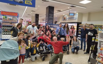 Entregado el carro de la compra sorteado en «La Despensa» de la C/Cristóbal Lozano de Albacete.
