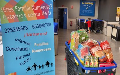 Entregado el carro de la compra sorteado en «La Despensa» de la C/San Lorenzo, 6 de Mora.